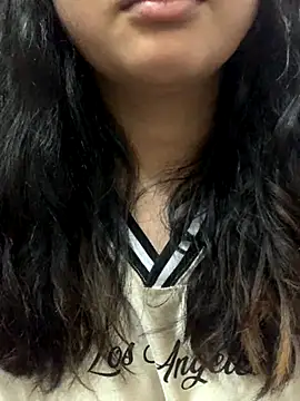 Snapshot of arielopal chatting on 10-24-25, 02:49 arielopal online show from 10-24-25, 02:49