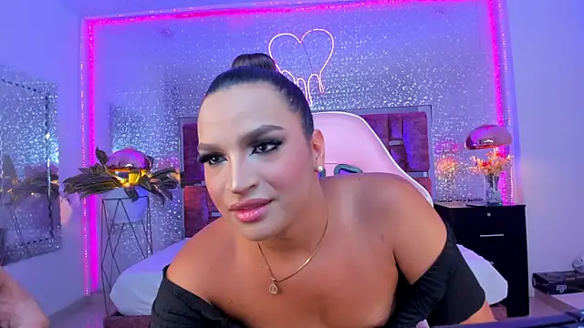 KylieVictoria online show from 10-10-25, 04:57