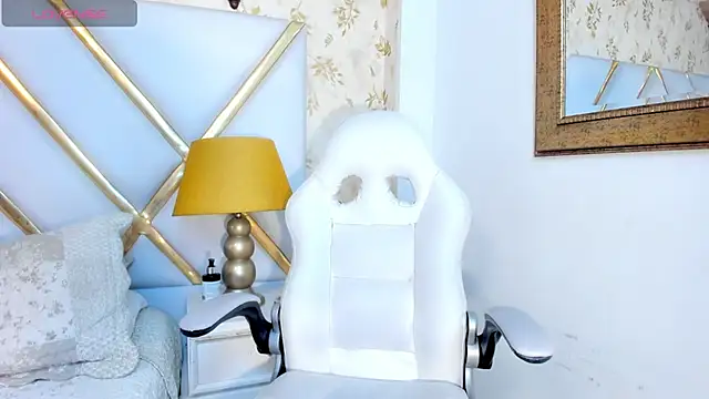 KimRusso  online show from 12-20-24, 01:00