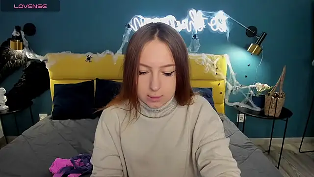 KetrinWhite online show from 10-30-25, 01:26