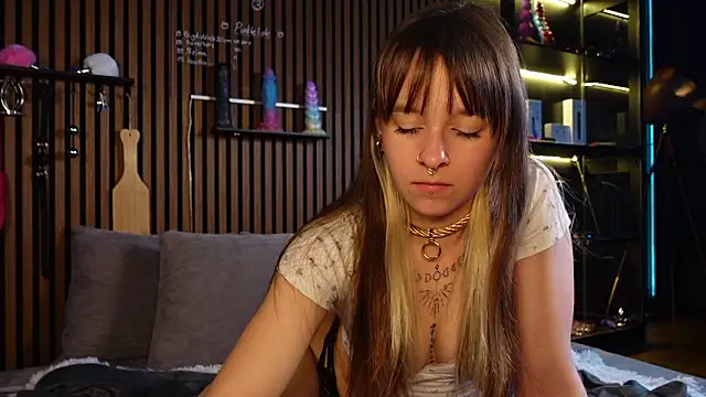 Izzy Inked online show from 03-23-26, 02:17