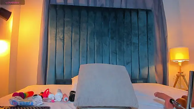 sweetebony 970 online show from 02-10-26, 12:04