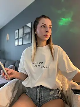 Mia Ethan online show from 07-25-26, 11:38