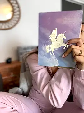 Mia Ethan online show from 10-23-25, 08:24