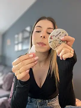 Mia Ethan online show from 03-25-26, 08:03