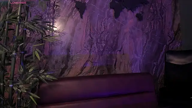 Alahia Dangelo online show from 11-14-25, 05:38