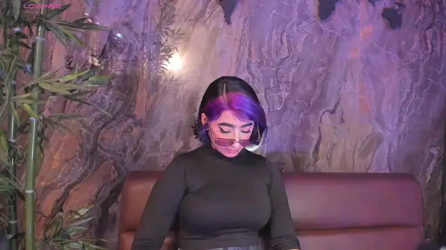 Alahia Dangelo online show from 11-25-25, 05:24