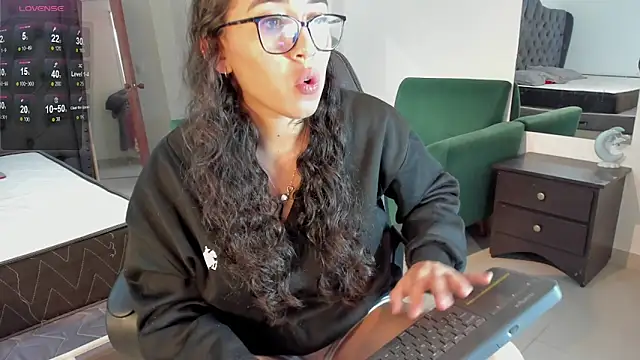  maria foxx  online show from 10-23-25, 07:23