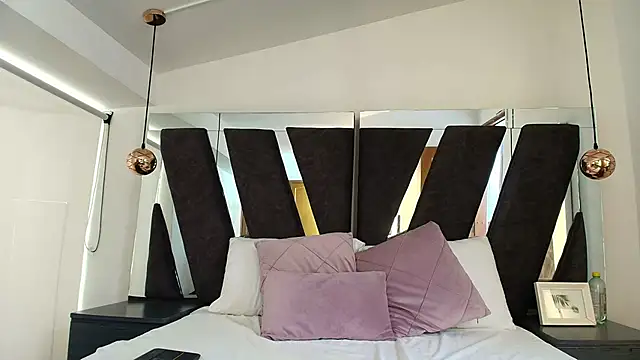 Milkdulce1 online show from 09-16-25, 12:28