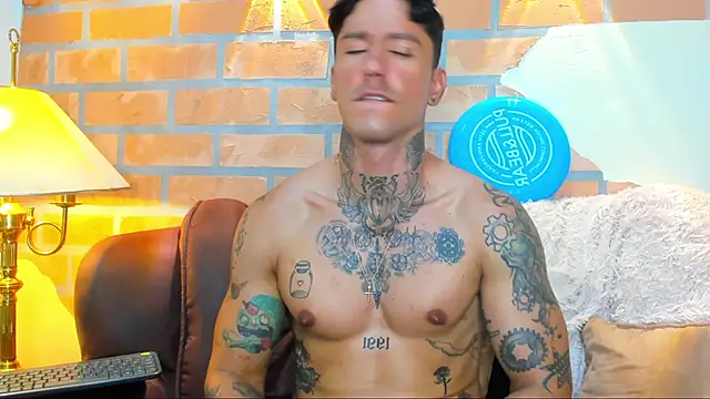 Snapshot of Dylanstonne chatting on 03-01-25, 09:37 Dylanstonne online show from 03-01-25, 09:37