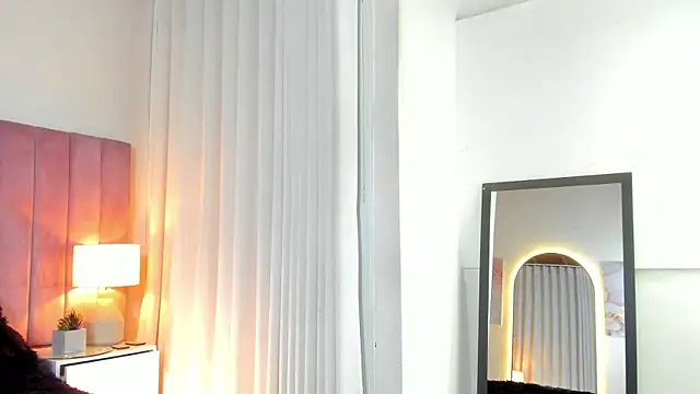 Snapshot of Aleja_arango1 chatting on 02-11-25, 06:55 Aleja arango1 online show from 02-11-25, 06:55