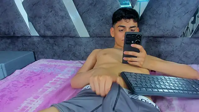 Yef Thin online show from 04-18-26, 03:53