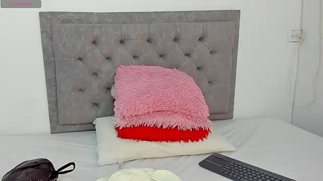 nahomy rosse 11 online show from 12-18-24, 01:59