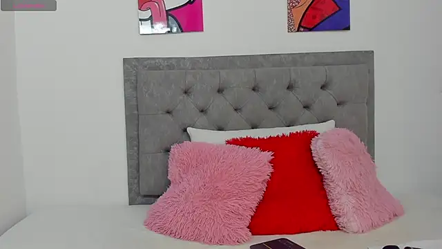 nahomy rosse 11 online show from 12-15-24, 05:31