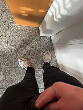 Snapshot of kareem0010 chatting on 02-19-25, 03:05 kareem0010 online show from 02-19-25, 03:05