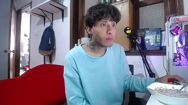 Snapshot of esjrobles chatting on 02-21-25, 02:59 esjrobles online show from 02-21-25, 02:59