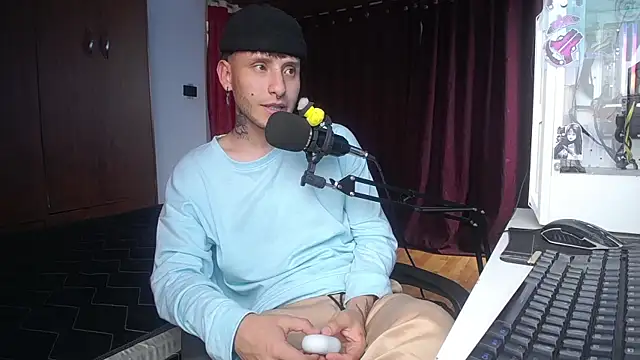 Snapshot of esjrobles chatting on 03-20-25, 08:40 esjrobles online show from 03-20-25, 08:40