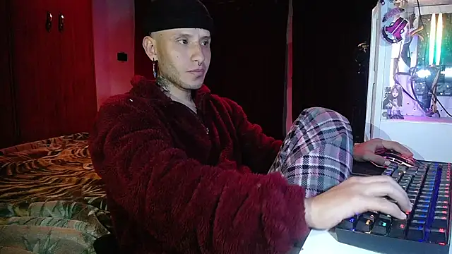 Snapshot of esjrobles chatting on 03-18-25, 08:06 esjrobles online show from 03-18-25, 08:06