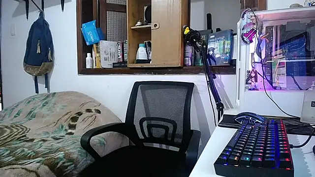 Snapshot of esjrobles chatting on 02-28-25, 07:46 esjrobles online show from 02-28-25, 07:46