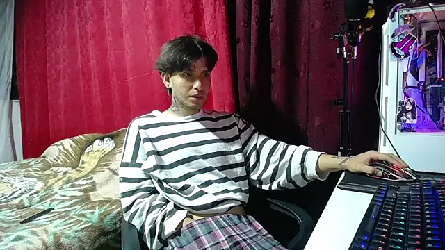 Snapshot of esjrobles chatting on 03-12-25, 05:02 esjrobles online show from 03-12-25, 05:02