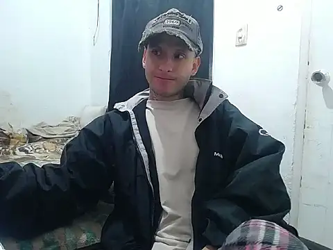 Snapshot of esjrobles chatting on 10-11-25, 02:29 esjrobles online show from 10-11-25, 02:29