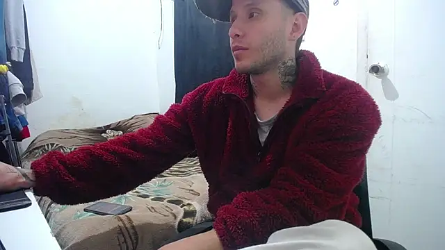 Snapshot of esjrobles chatting on 10-14-25, 08:42 esjrobles online show from 10-14-25, 08:42