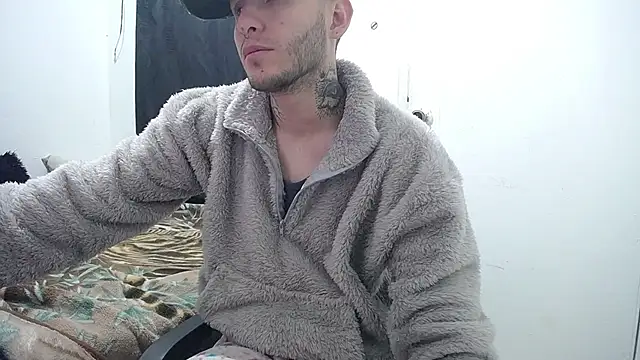 Snapshot of esjrobles chatting on 09-18-25, 12:41 esjrobles online show from 09-18-25, 12:41