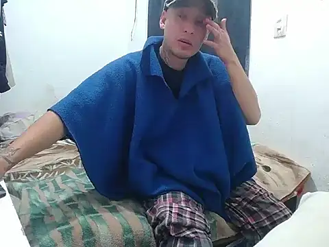 Snapshot of esjrobles chatting on 10-10-25, 01:12 esjrobles online show from 10-10-25, 01:12