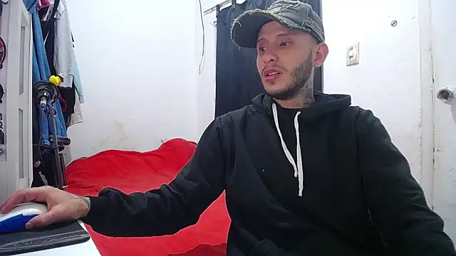 Snapshot of esjrobles chatting on 10-02-25, 12:52 esjrobles online show from 10-02-25, 12:52