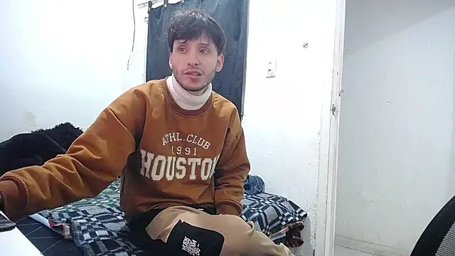 Snapshot of esjrobles chatting on 09-09-25, 01:09 esjrobles online show from 09-09-25, 01:09