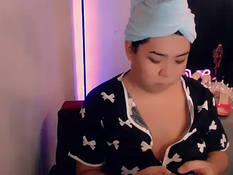 Nathalie Heartxoxo69 online show from 03-23-26, 02:17