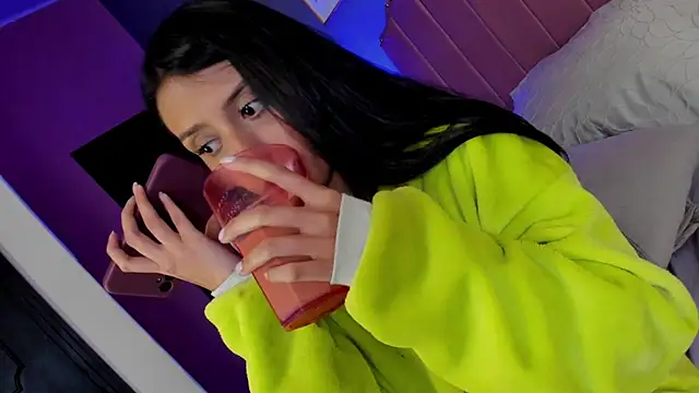 Snapshot of Arianny_DH chatting on 03-20-25, 08:20 Arianny DH online show from 03-20-25, 08:20