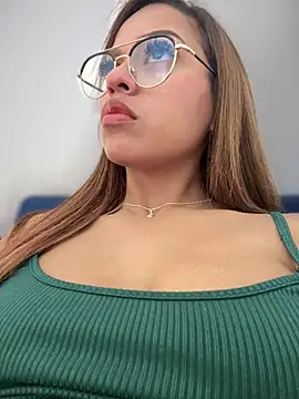 Snapshot of AnaSofia_07sv chatting on 03-23-25, 05:10 AnaSofia 07sv online show from 03-23-25, 05:10