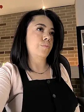 Bella fournier online show from 11-26-25, 10:54