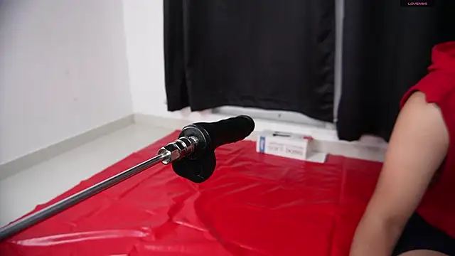 Raven Whisper online show from 10-05-25, 02:46