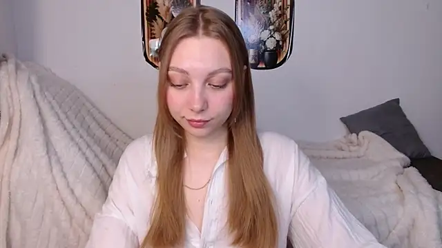 bellaa love  online show from 04-08-26, 12:01