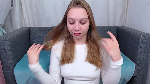 bellaa love  online show from 11-04-25, 12:36