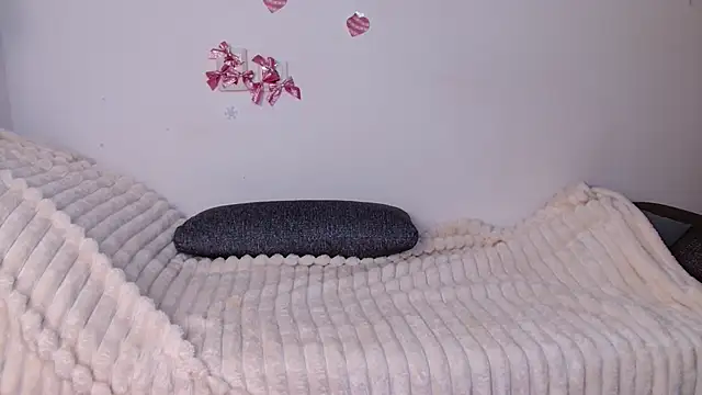 bellaa love  online show from 04-01-26, 12:13