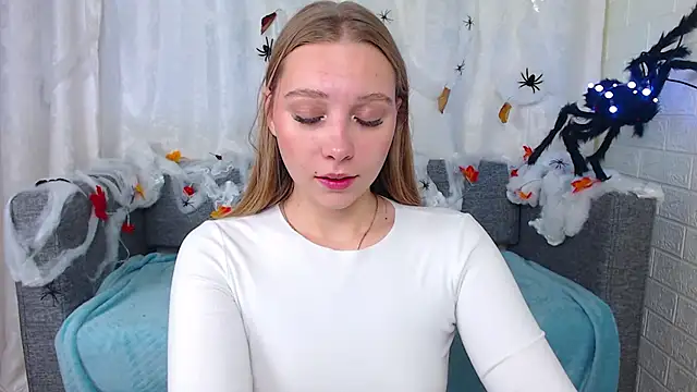 Snapshot of bellaa_love_ chatting on 10-13-25, 01:29 bellaa love online show from 10-13-25, 01:29