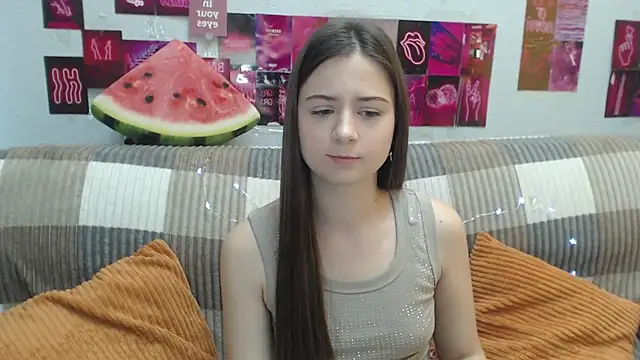 Snapshot of MilanaRoza chatting on 06-25-26, 05:12 MilanaRoza online show from 06-25-26, 05:12