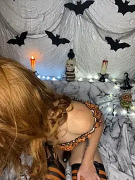 Snapshot of Redhairedteacher chatting on 10-28-25, 12:15 Redhairedteacher online show from 10-28-25, 12:15