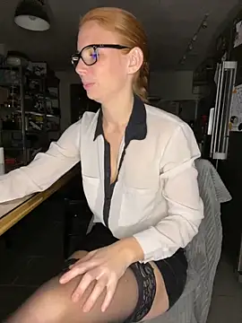 Snapshot of Redhairedteacher chatting on 11-10-25, 08:58 Redhairedteacher online show from 11-10-25, 08:58