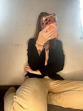 Snapshot of Redhairedteacher chatting on 01-14-26, 11:25 Redhairedteacher online show from 01-14-26, 11:25