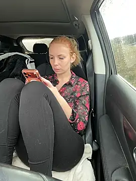 Snapshot of Redhairedteacher chatting on 02-11-26, 01:00 Redhairedteacher online show from 02-11-26, 01:00