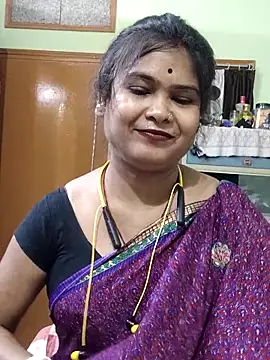 Snapshot of yoursweety09 chatting on 05-16-26, 01:43 yoursweety09 online show from 05-16-26, 01:43