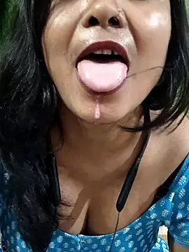 yoursweety09 online show from 10-25-25, 01:49