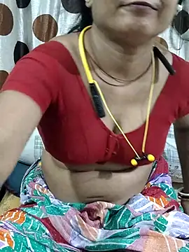 Snapshot of yoursweety09 chatting on 05-19-26, 06:53 yoursweety09 online show from 05-19-26, 06:53