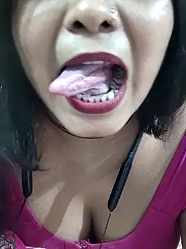 yoursweety09 online show from 02-19-26, 06:32