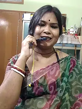 Snapshot of yoursweety09 chatting on 05-07-26, 01:58 yoursweety09 online show from 05-07-26, 01:58