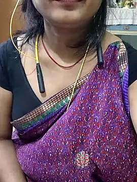 Snapshot of yoursweety09 chatting on 05-08-26, 02:32 yoursweety09 online show from 05-08-26, 02:32